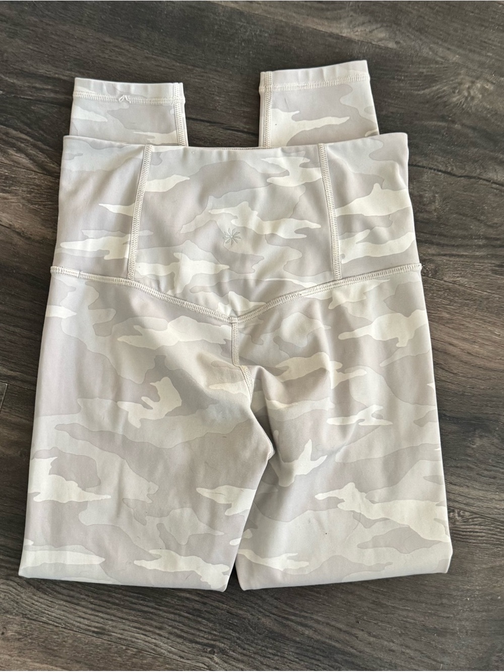 Athleta Elevation Camo 7/8 
High-Waist Camo Leggings in Light Gray